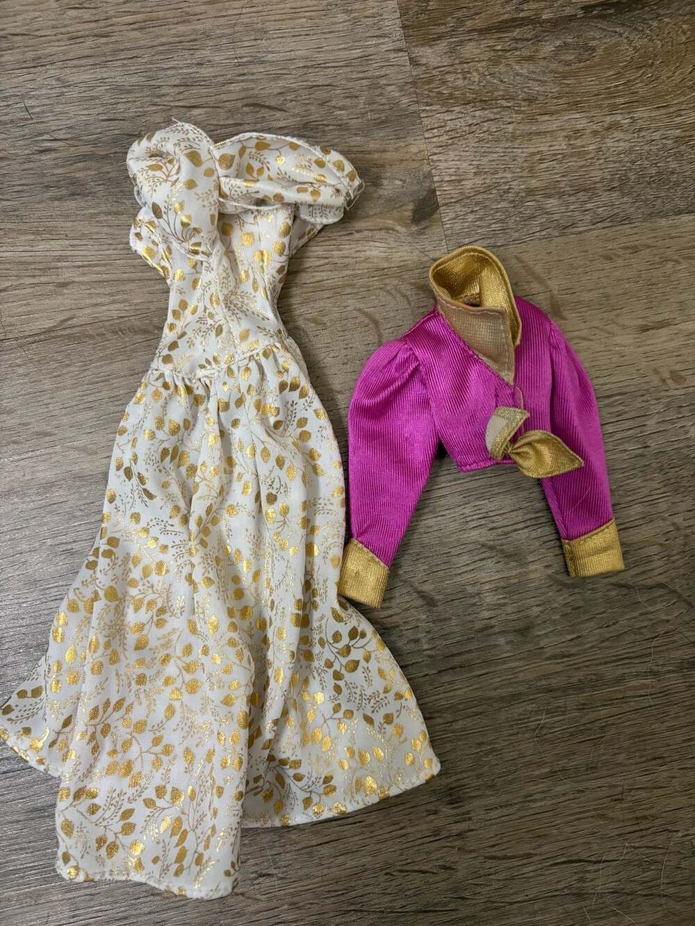 Vintage 1991 Barbie Special Expressions Woolworth Exclusive Outfit White Gold Le